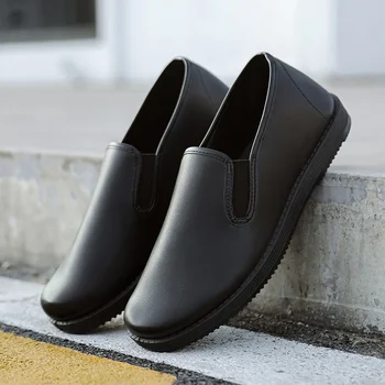 Casual Sapatos de Couro Macio Inferior Sapatos Confortáveis Slip-on Preto Sapatos masculinos Primavera Novos Sapatos de Trabalho Sólida Plana Sapatos para Homens