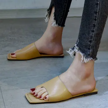 Mulheres Chinelos de quarto 2023 Flip-flops de Moda de pés Quadrados de Couro Televisão Sapatos femininos de Lazer ao ar livre Chinelos de quarto Flip-Flops Mulheres