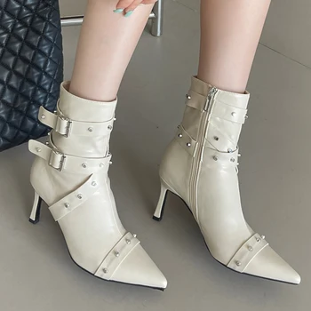 Novo Em Sapatos De Fivela De Calçado De Moda Rebite Mulheres Elegantes Ankle Boots De Saltos Modernos Curto, Botas De Senhoras Sapatos Femininos