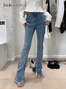 TWOTWINSTYLE Dividir Emendados Jeans Para Mulheres de Cintura Alta Patchwork Botão Casual Slim Flare, Calça Feminina de Outono, Moda de Estilo de 2023